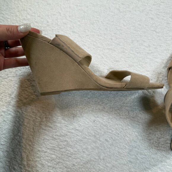 Lulus Biava Natural Suede Wedge Sandals womens size 9 nude - Picture 2 of 8